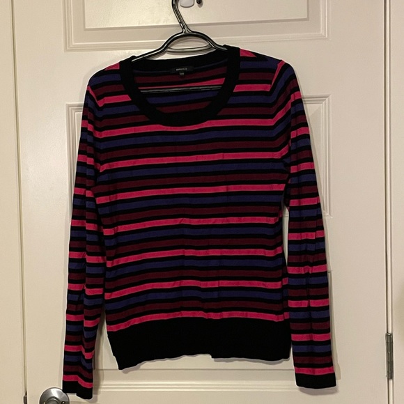 Sweater - Picture 1 of 2